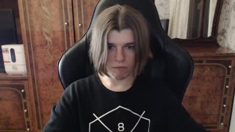 Snapshot of maxplay18 chatting on 01-27-25, 08:07 Max online show from 01-27-25, 08:07