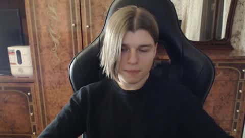 Snapshot of maxplay18 chatting on 01-31-25, 03:33 Max online show from 01-31-25, 03:33