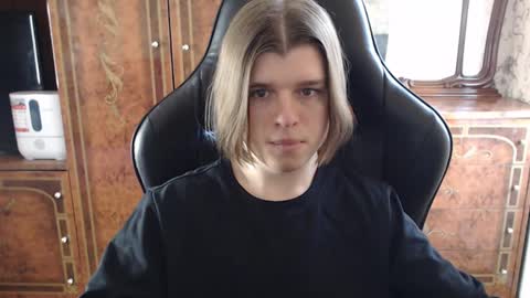 Snapshot of maxplay18 chatting on 02-23-25, 10:06 Max online show from 02-23-25, 10:06