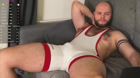 Max online show from 02-11-26, 05:51