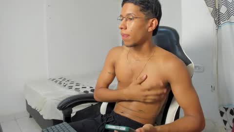 maxvibe420 online show from 10-01-25, 01:17