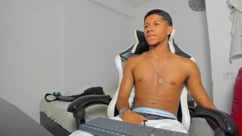 maxvibe420 online show from 10-14-25, 07:47
