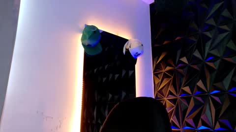 MAX online show from 11-13-25, 08:19