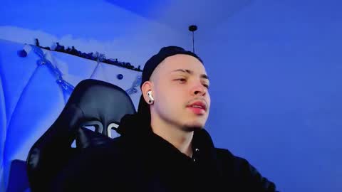 MAX online show from 12-03-25, 12:03