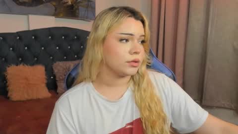 Maxine Minx online show from 02-28-25, 09:47