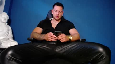 Snapshot of maxxxpowerful chatting on 11-03-25, 04:08 maxxxpowerful online show from 11-03-25, 04:08