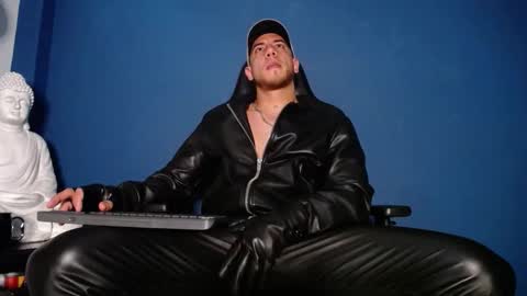 Snapshot of maxxxpowerful chatting on 11-05-25, 04:51 maxxxpowerful online show from 11-05-25, 04:51