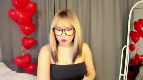 Mia online show from 02-17-25, 10:36