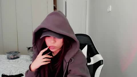 Mia online show from 02-20-26, 06:37