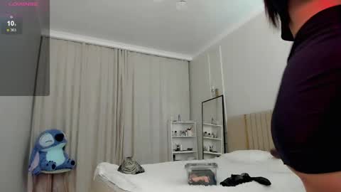 Mia online show from 04-23-26, 04:35