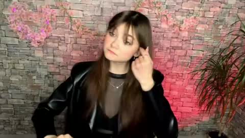 Snapshot of may_rollins chatting on 05-19-26, 01:28 may online show from 05-19-26, 01:28