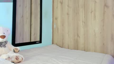 Snapshot of maya__fox chatting on 03-26-26, 11:32 OF mayitta19 online show from 03-26-26, 11:32