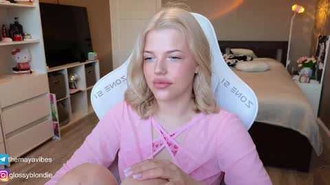 Maya online show from 04-09-26, 03:28