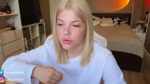 Maya online show from 04-14-26, 03:23