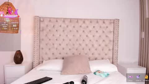 Snapshot of maya_blue_ chatting on 10-27-25, 03:43 Maya online show from 10-27-25, 03:43