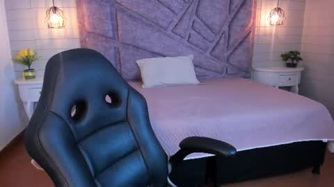 Maya online show from 07-18-26, 05:33