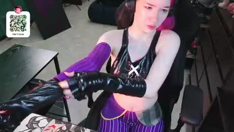 Snapshot of maya_viola chatting on 07-26-26, 01:36 Maya Viola online show from 07-26-26, 01:36