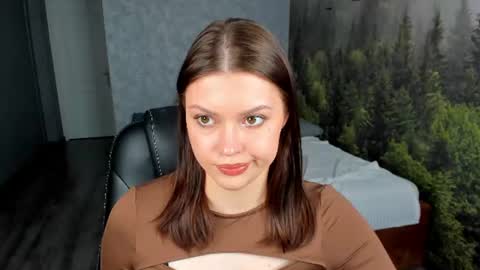 Snapshot of mayaamimi chatting on 06-11-26, 02:53 Mimi online show from 06-11-26, 02:53