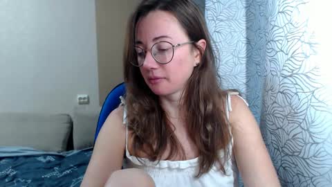 Snapshot of mayacateyes chatting on 01-05-26, 06:11 Maya online show from 01-05-26, 06:11