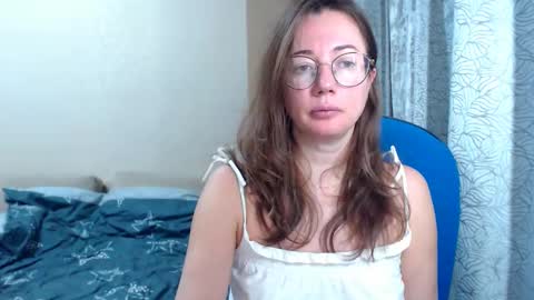 Snapshot of mayacateyes chatting on 01-06-26, 06:17 Maya online show from 01-06-26, 06:17