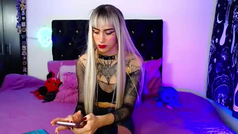 Snapshot of mayaredd chatting on 03-07-25, 12:48 mayaredd online show from 03-07-25, 12:48