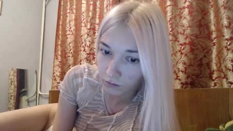 Snapshot of maybe_doll chatting on 11-12-25, 05:02 maybe_doll online show from 11-12-25, 05:02