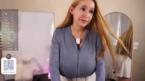 Snapshot of maybellebyone chatting on 07-25-26, 03:59 Milina online show from 07-25-26, 03:59
