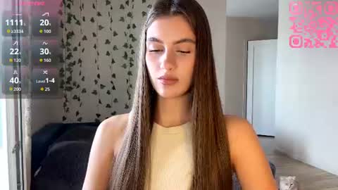 Snapshot of maybelletine chatting on 07-23-26, 05:38 Sophie online show from 07-23-26, 05:38