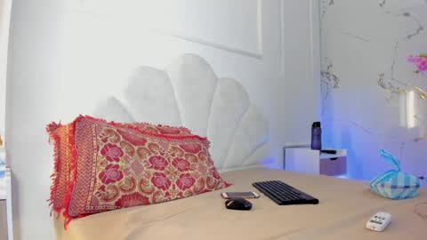 Snapshot of mayevanss chatting on 11-14-25, 07:56 mayevanss online show from 11-14-25, 07:56