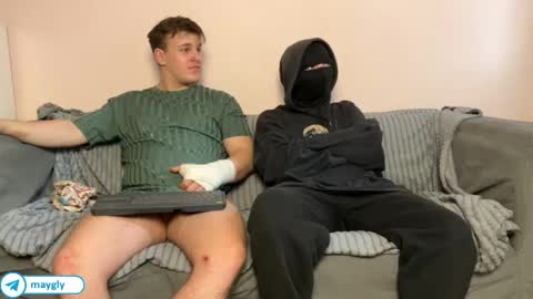 Snapshot of maygly chatting on 05-12-26, 02:25 Slava and Alextatto online show from 05-12-26, 02:25