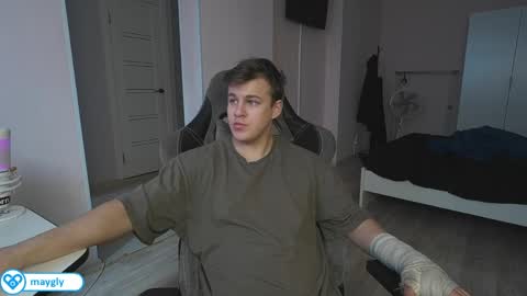 Snapshot of maygly chatting on 06-03-26, 10:40 Slava and Alextatto online show from 06-03-26, 10:40