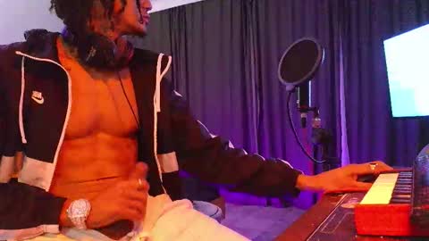 MAYKOL BROWN online show from 01-13-26, 01:44