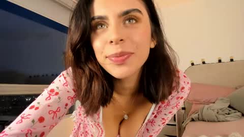 Snapshot of mayli_xx chatting on 06-06-26, 11:20 ALIS online show from 06-06-26, 11:20