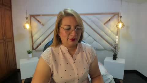 Mailyn online show from 03-08-25, 11:48