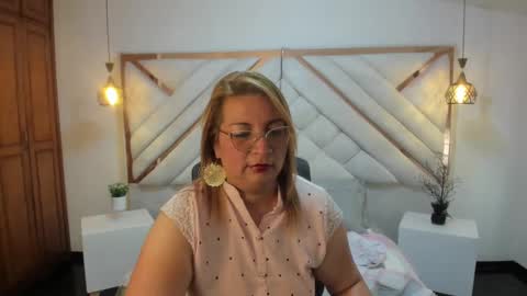 Mailyn online show from 03-08-25, 09:29