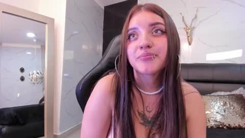 Maylin online show from 12-17-24, 06:56