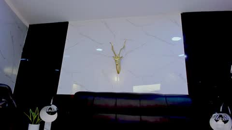 Maylin online show from 12-21-24, 07:45