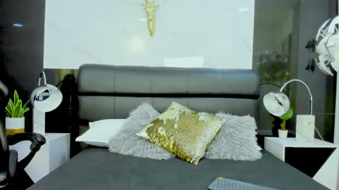 Maylin online show from 12-31-24, 03:45