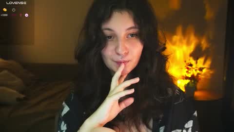 Mary  . online show from 10-27-25, 06:06