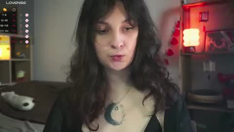 Snapshot of maymary_ chatting on 07-22-26, 06:05 Mary . online show from 07-22-26, 06:05
