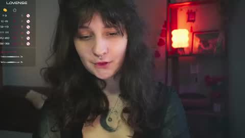 Snapshot of maymary_ chatting on 07-25-26, 06:11 Mary . online show from 07-25-26, 06:11
