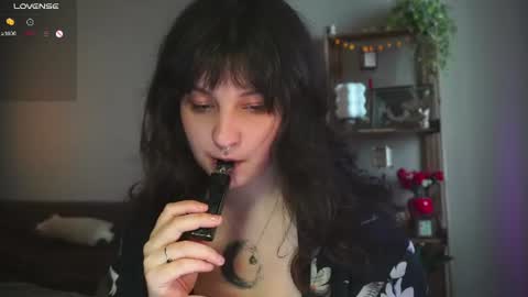 Snapshot of maymary_ chatting on 07-27-26, 06:20 Mary . online show from 07-27-26, 06:20
