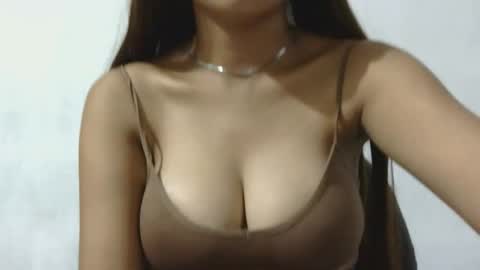 Snapshot of mayra_4u chatting on 09-15-25, 06:02 mayra online show from 09-15-25, 06:02
