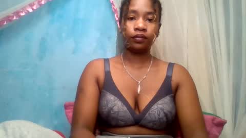 Snapshot of mayrah5 chatting on 06-07-26, 06:39 mayrah online show from 06-07-26, 06:39
