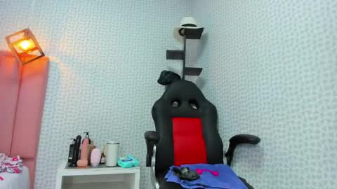Snapshot of mayte1096 chatting on 05-16-26, 07:34 M A Y T E online show from 05-16-26, 07:34