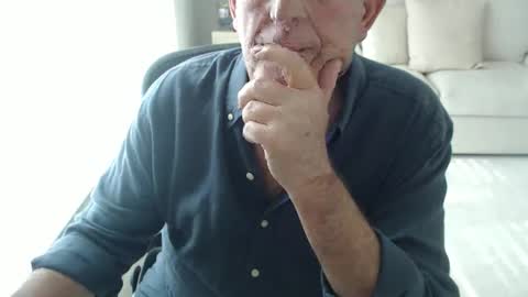 Snapshot of mbeastie chatting on 12-03-25, 06:06 Beastie online show from 12-03-25, 06:06