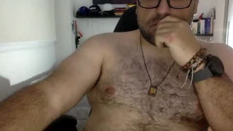 Snapshot of mbotve chatting on 11-04-25, 04:44 VzlaMan online show from 11-04-25, 04:44