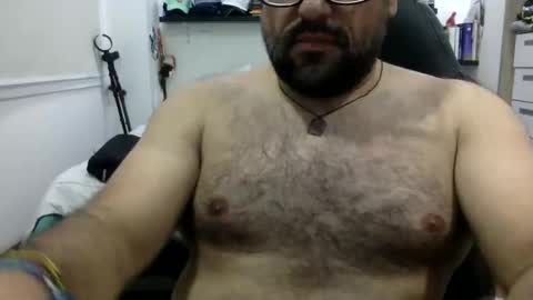 Snapshot of mbotve chatting on 11-13-25, 05:17 VzlaMan online show from 11-13-25, 05:17