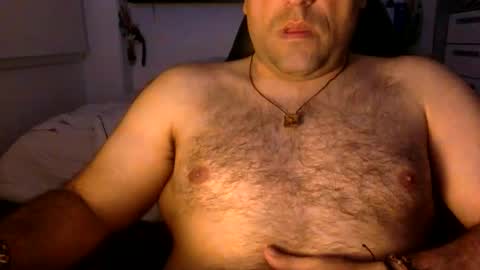 Snapshot of mbotve chatting on 04-09-26, 06:19 VzlaMan online show from 04-09-26, 06:19