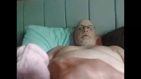 Snapshot of mbravo420 chatting on 06-08-26, 01:55 mbravo420 online show from 06-08-26, 01:55